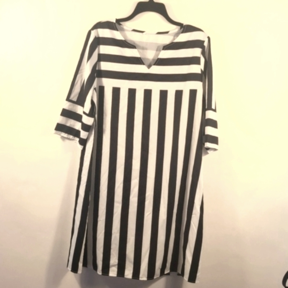 Simple black and white stripes Dress Size XL - Picture 3 of 11